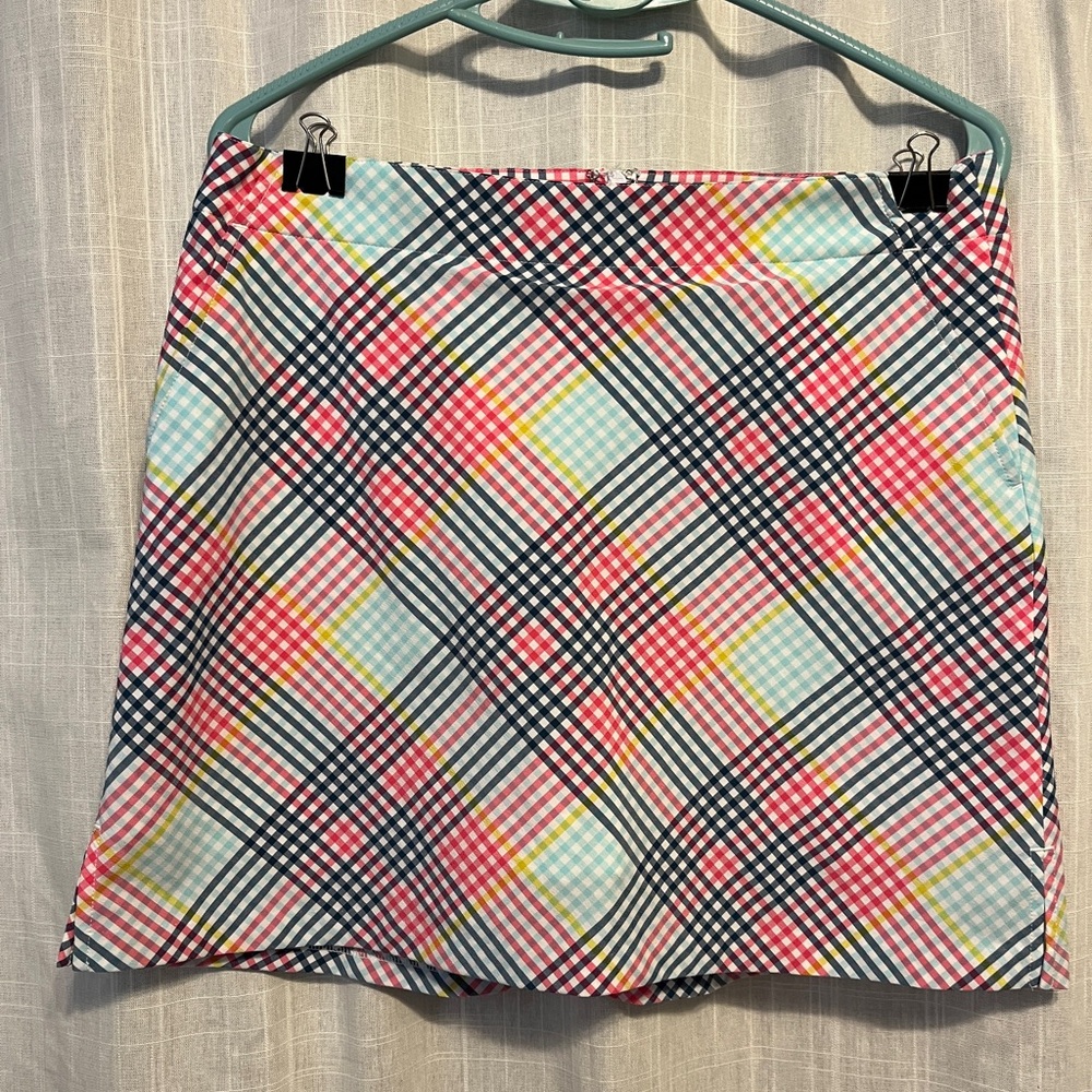Lady Hagen golf skort, size 8, great condition, zips in back,